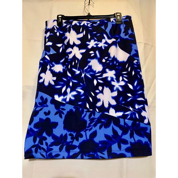 Relativity Skirt Woman’s Size Large. - Picture 2 of 7